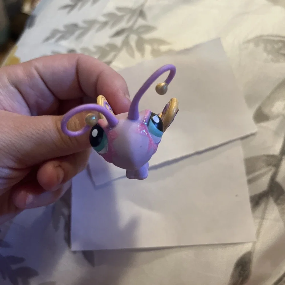 Purple Butterfly Littlest Pet Shop LPS #93 Portable Pets 2005 blue green eyes